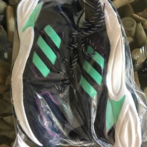 Adidas Women ADIDAS 90S Valasion Sneakers